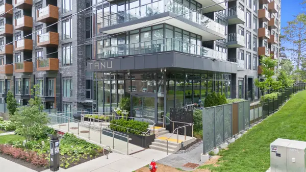 21 Park ST E #717, Mississauga, ON L5G 1L7