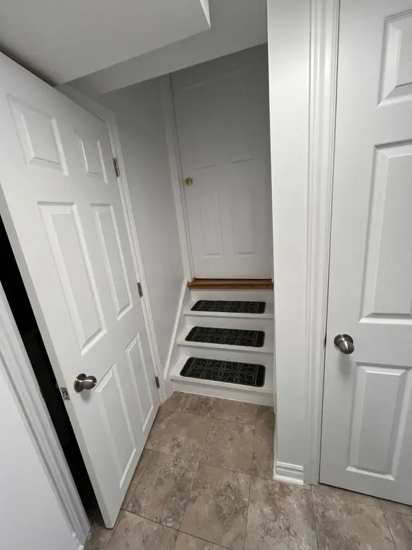 3576 Ash ROW #Lower, Mississauga, ON L5L 1K4
