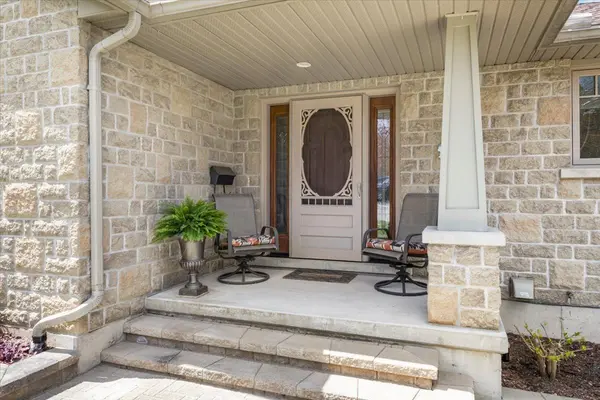 272 4th Street CRES, Hanover, ON N4N 3S9