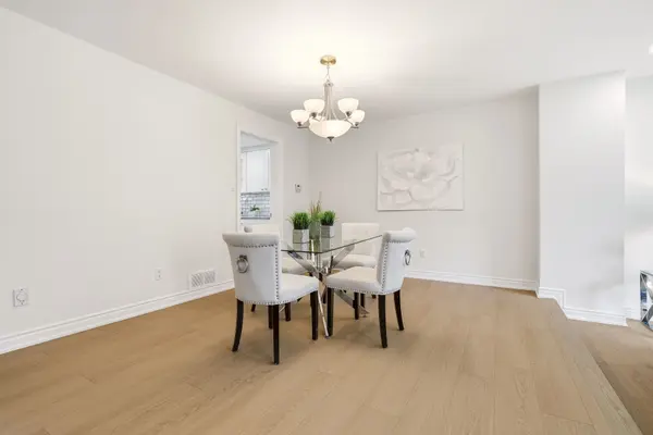 14 Harbour DR, Hamilton, ON L8E 4Z5