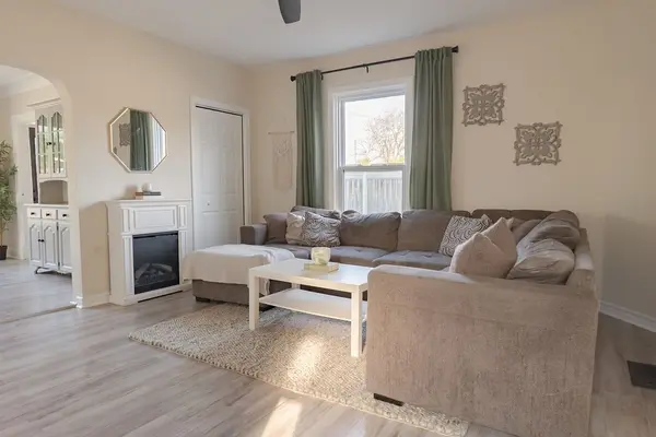 8 Dundas ST, Brantford, ON N3R 1R8