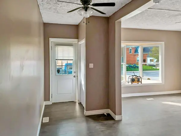 5 Robinson AVE, Smiths Falls, ON K7A 1K3