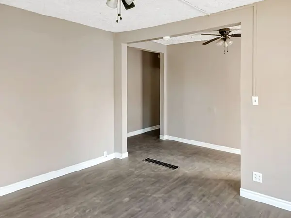 5 Robinson AVE, Smiths Falls, ON K7A 1K3