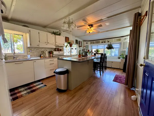 580 Beaver Creek RD #243, Waterloo, ON N2J 3Z4
