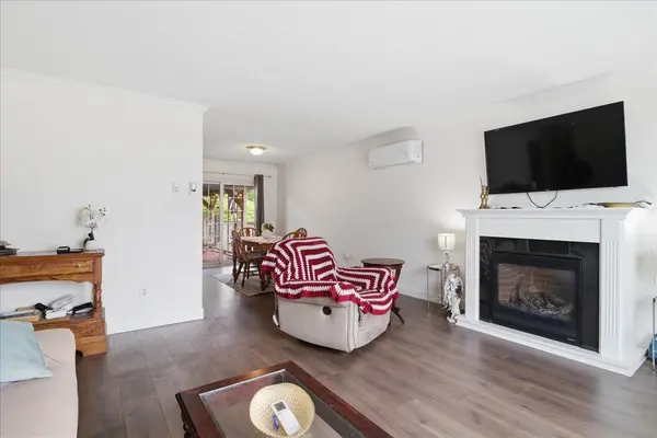 18 Russell ST, Brighton, ON K0K 1H0