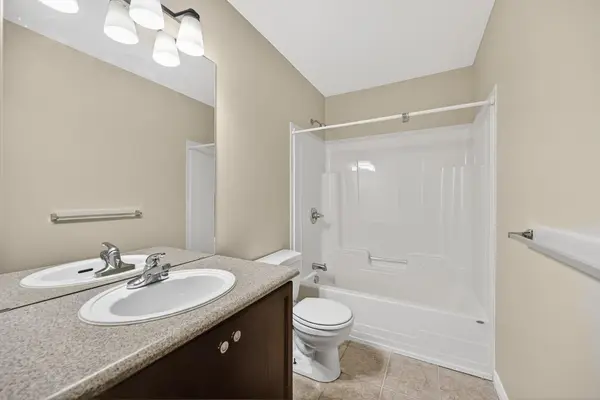 157 Steacy GDNS E, Brockville, ON K6V 0B5