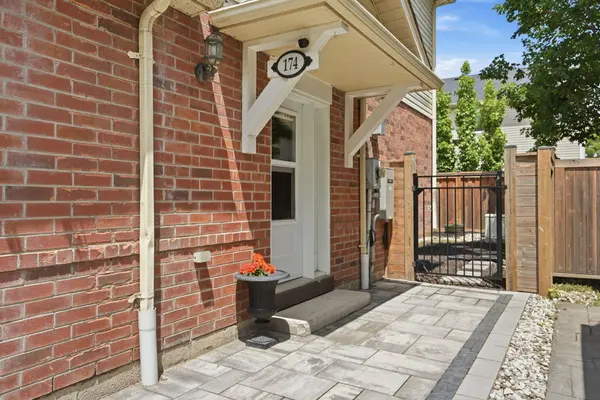 174 Fellowes CRES, Hamilton, ON L8B 0M9