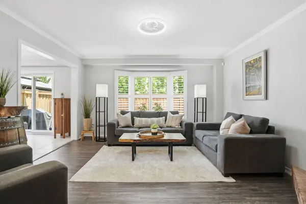 174 Fellowes CRES, Hamilton, ON L8B 0M9