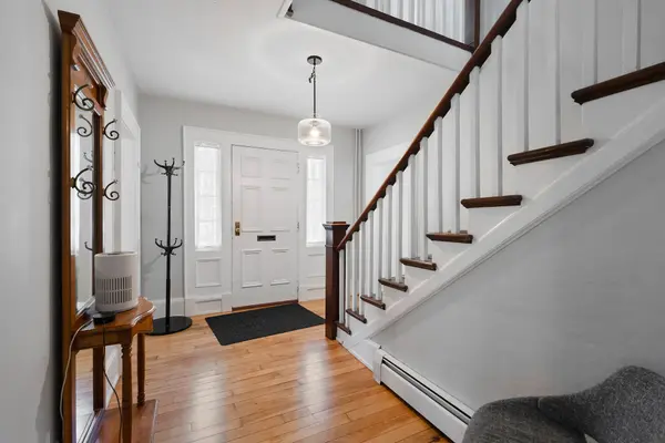 166 North ST N, Fort Erie, ON L2A 3R7