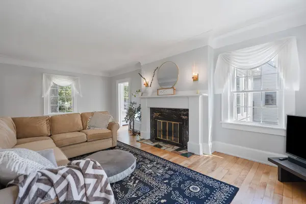 166 North ST N, Fort Erie, ON L2A 3R7