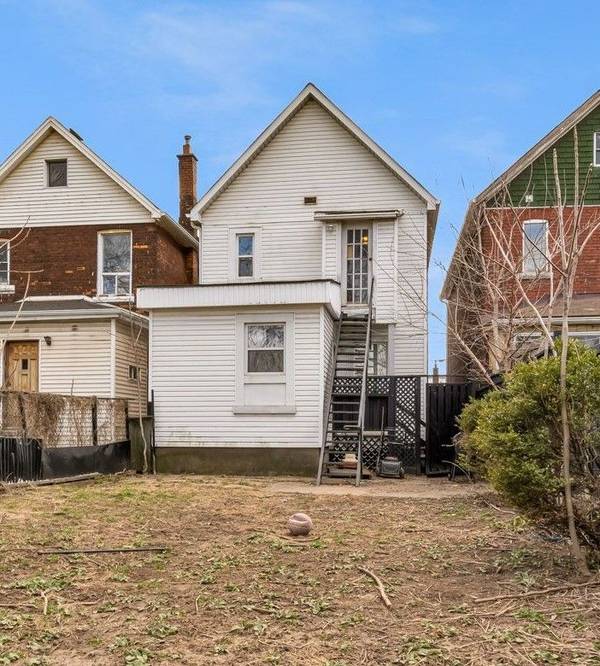 29 Gertrude ST, Hamilton, ON L8L 4B7