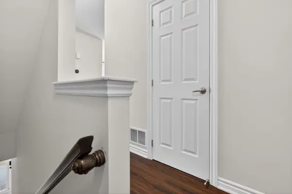 805 Kiniw Private, Manor Park - Cardinal Glen And Area, ON K1K 4Z4