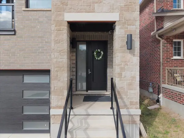 657 Benninger DR, Kitchener, ON N2E 0J2