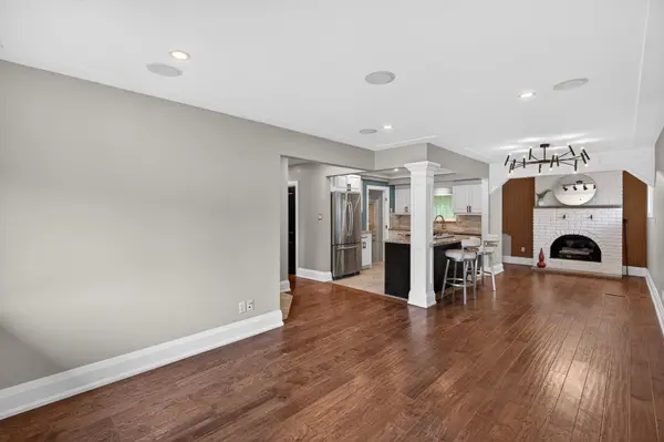 33 Kenwood CRES, Hamilton, ON L8T 1W3