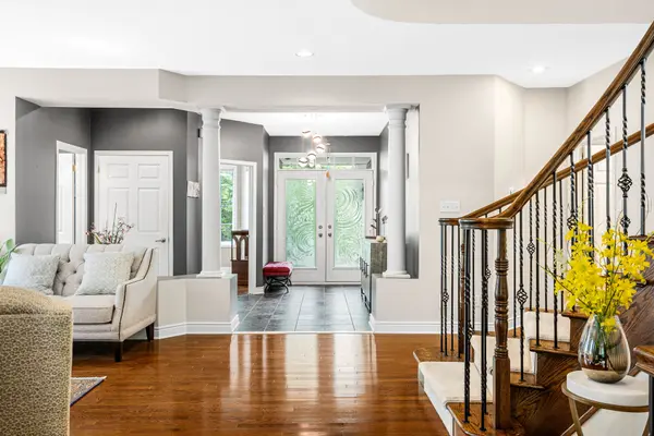 8 Glenrill PL, Kanata, ON K2M 2T6