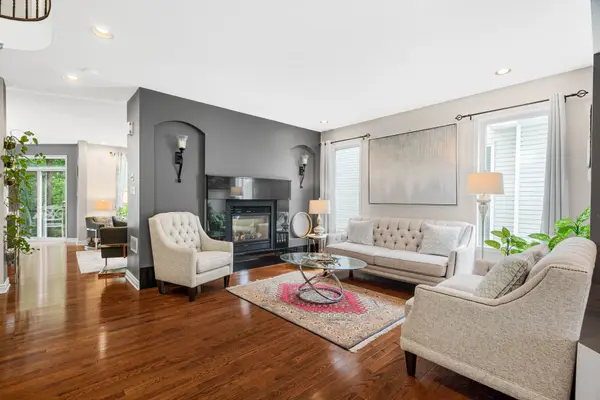 8 Glenrill PL, Kanata, ON K2M 2T6