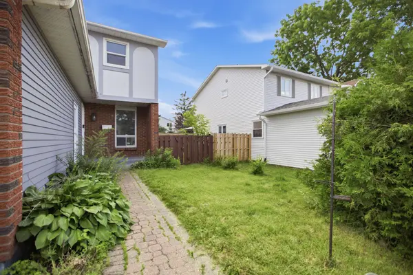 6 WOLFGANG DR, Barrhaven, ON K2J 1T1