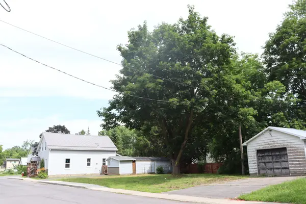 29 College ST, North Dundas, ON K0C 1H0