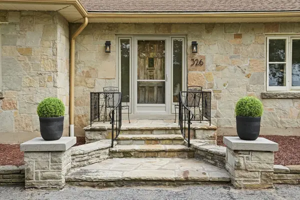 326 Old Brock RD, Hamilton, ON L9H 5H6