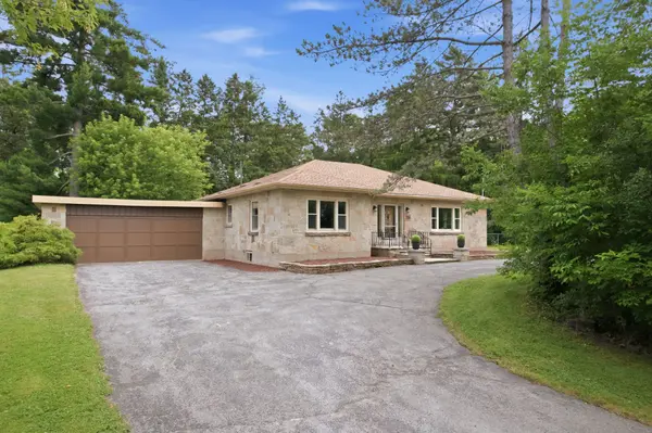 326 Old Brock RD, Hamilton, ON L9H 5H6