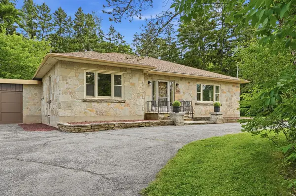 326 Old Brock RD, Hamilton, ON L9H 5H6