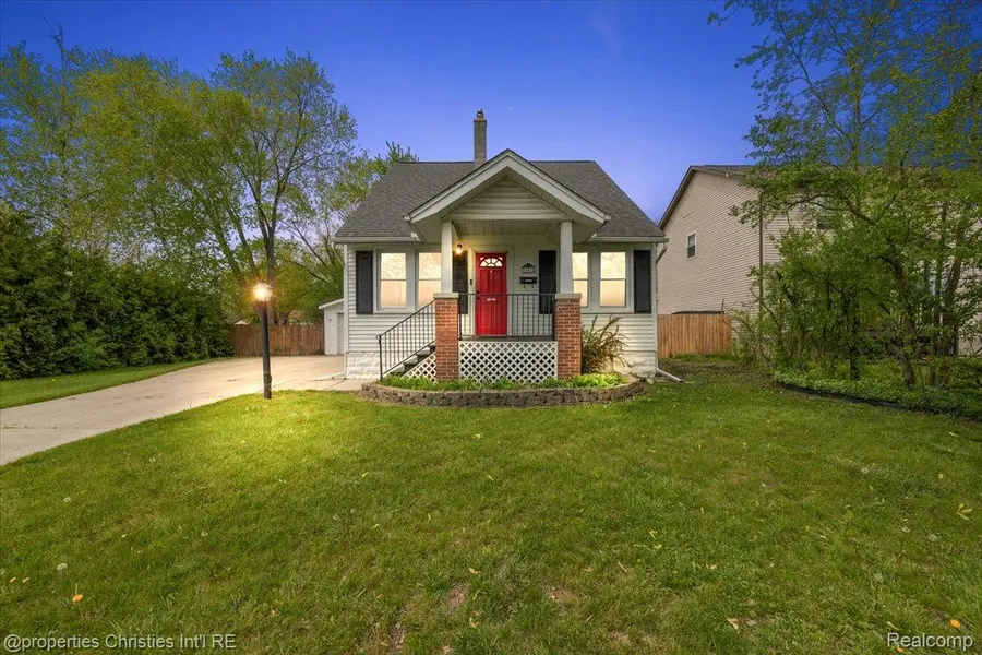 30475 Brentwood ST, Southfield, MI 48076