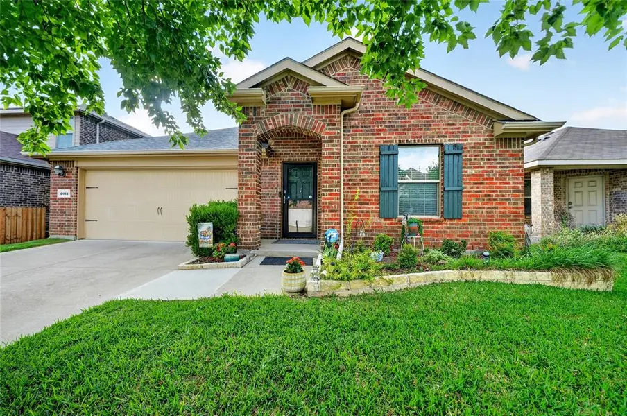 2011 Crosby Drive, Forney, TX 75126