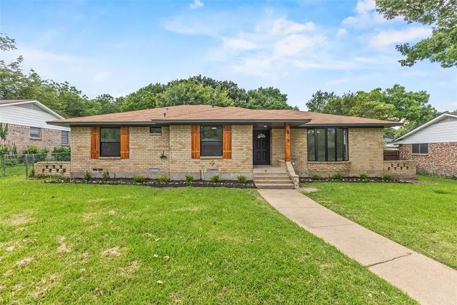 813 Misty Glen Drive, Desoto, TX 75115