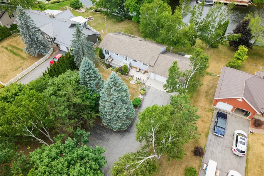 6 Evans DR, Kawartha Lakes, ON K0M 1N0