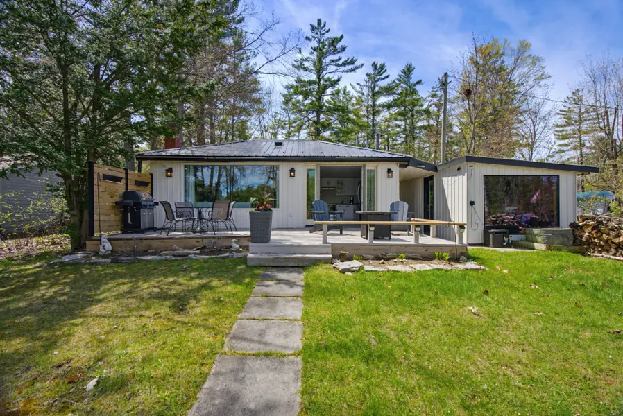 121 Stanley RD, Kawartha Lakes, ON K0M 2T0