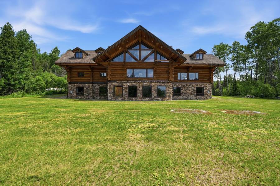 240/250 KANICHEE MINE RD, Temagami, ON P0H 2H0