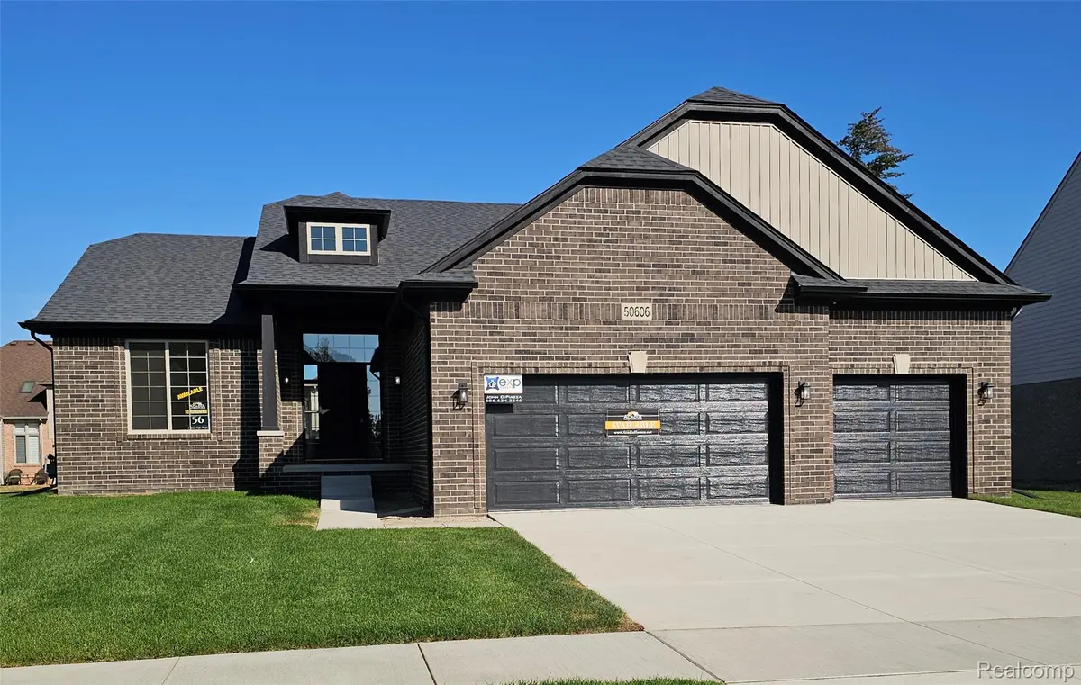 50606 MISTWOOD DR, Macomb Twp, MI 48042
