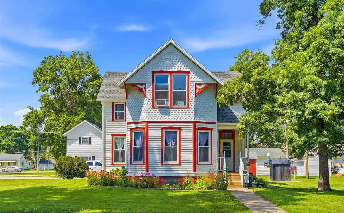 296 W Adams St, Marengo, IA 52301