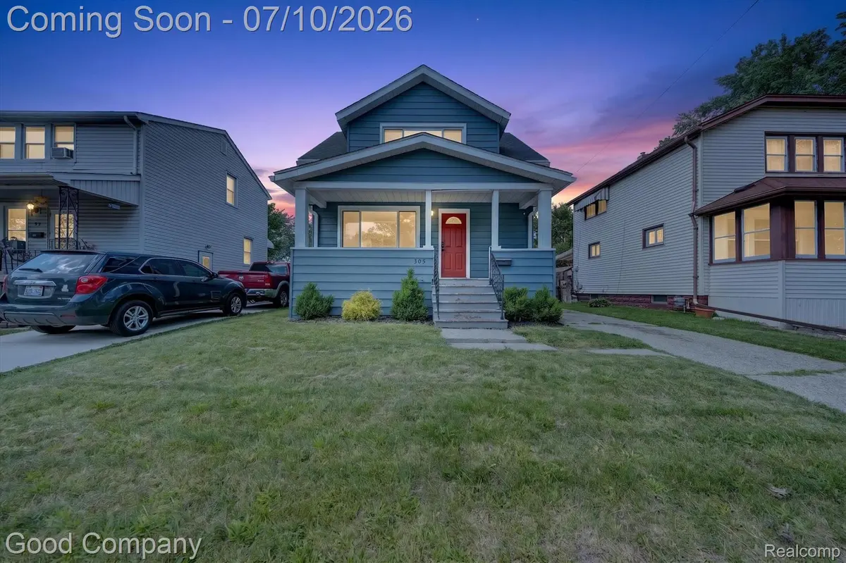 305 E Jarvis AVE, Hazel Park, MI 48030
