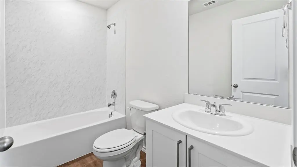 1907 Glory Drive, Bonham, TX 75418