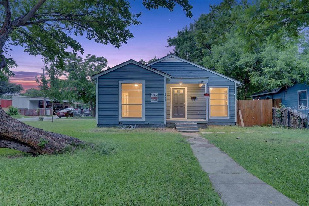 8752 Woodcastle Drive, Dallas, TX 75217