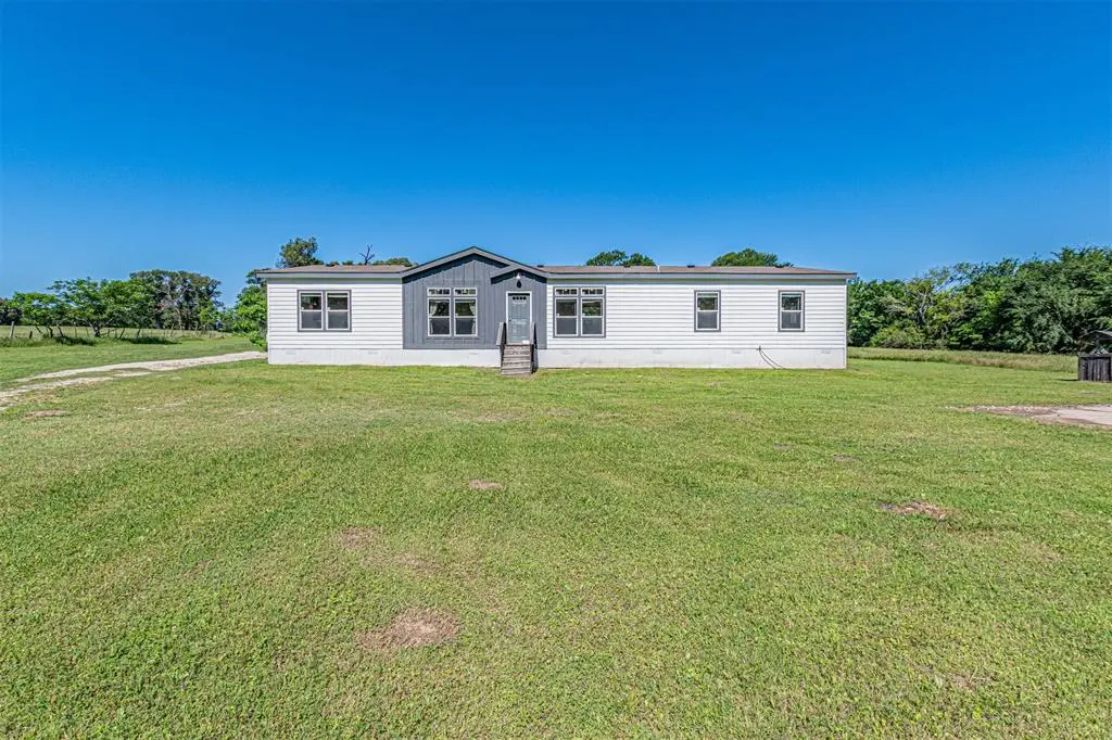 901 Rs County Road 1155, Emory, TX 75440