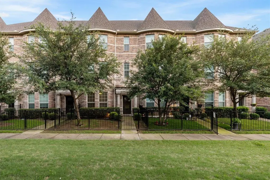2500 Rockbrook Drive #B83, Lewisville, TX 75067