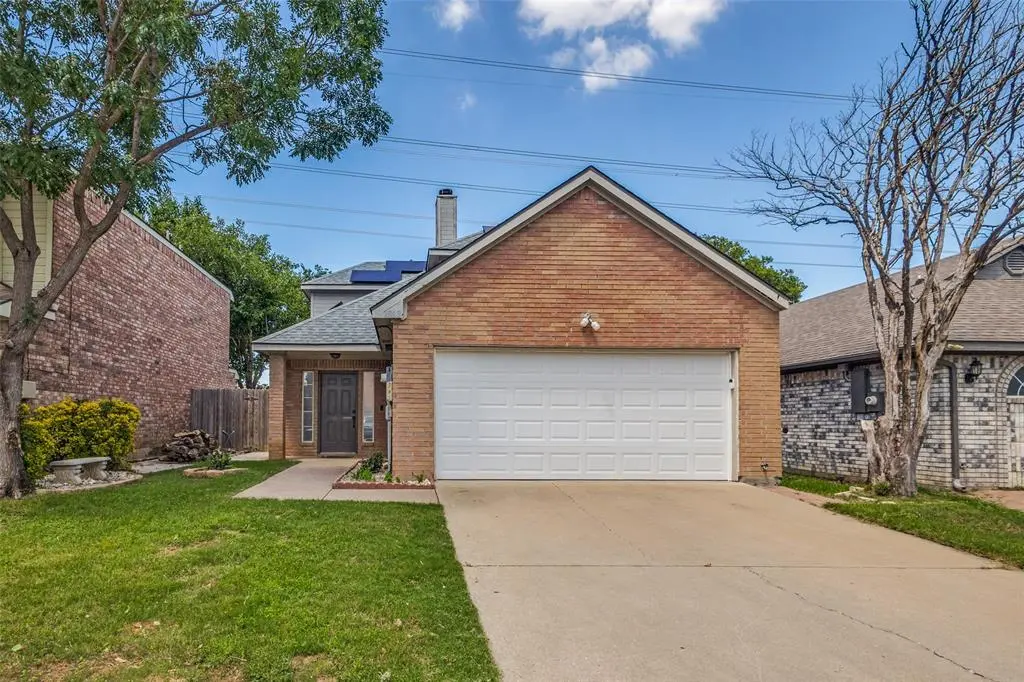 1383 Mimosa Lane, Lewisville, TX 75077
