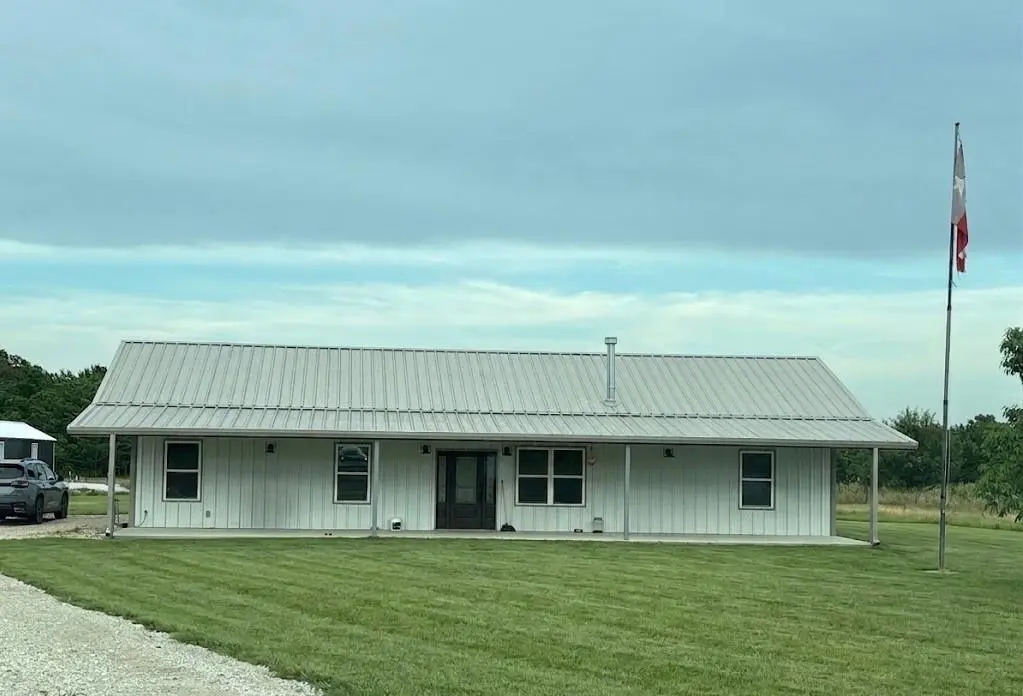 1449 County Road 4131, Cumby, TX 75433