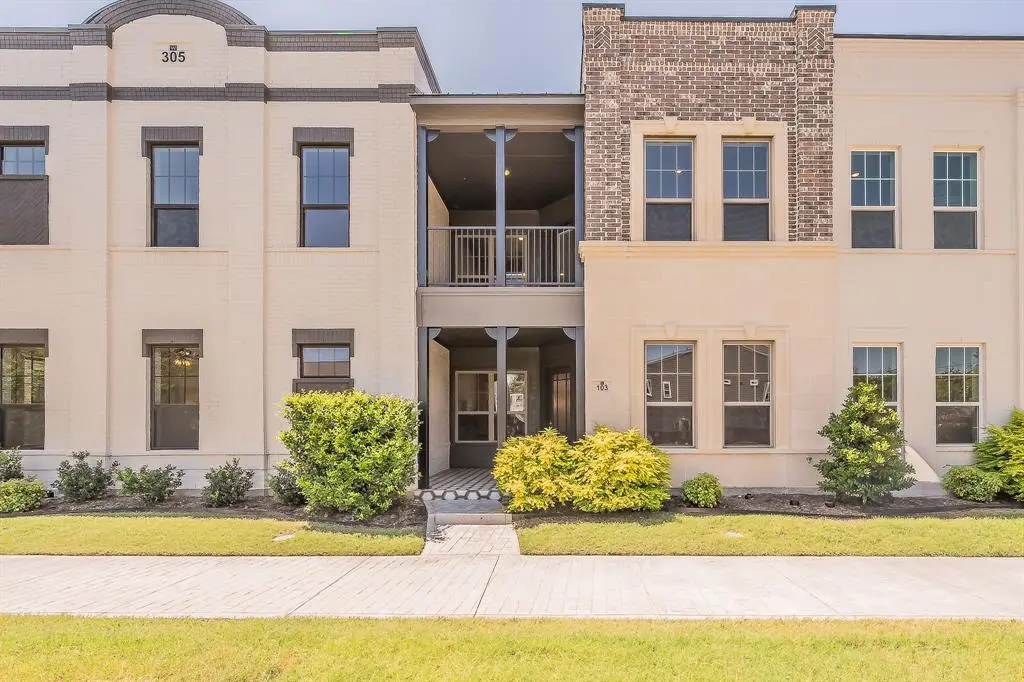 305 Sunset Lane #103, Fort Worth, TX 76114