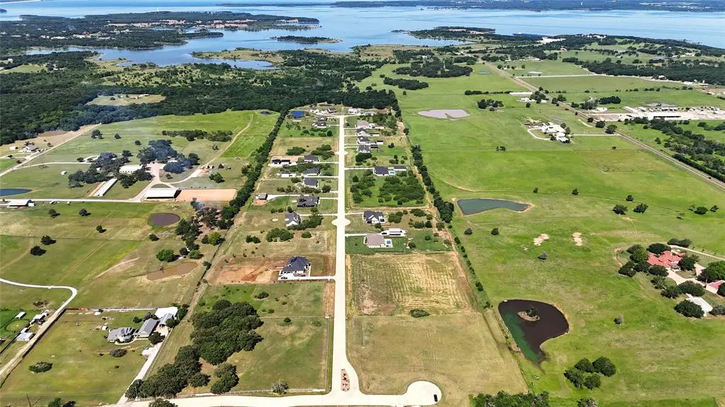800 Vest Lane, Pilot Point, TX 76258