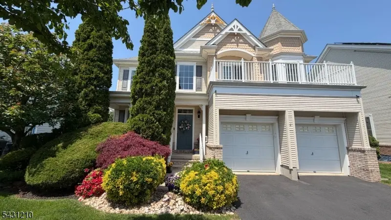 4 Spinnaker Dr, South Amboy City, NJ 08879