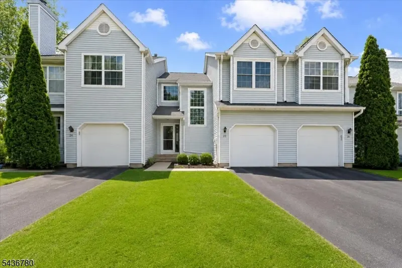 22 Willow Ci #702, Hamburg Boro, NJ 07419