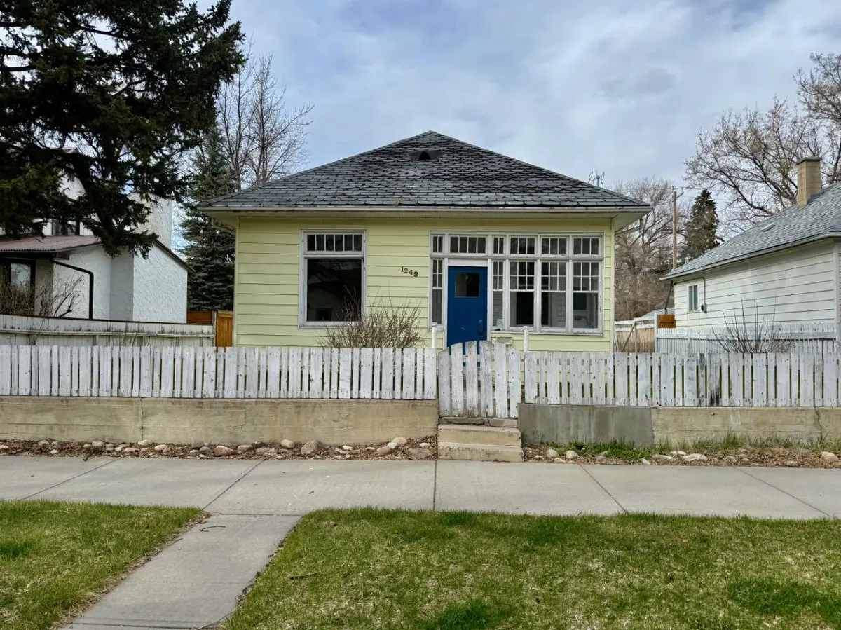 1249 5A AVE S, Lethbridge, AB T1J0T3