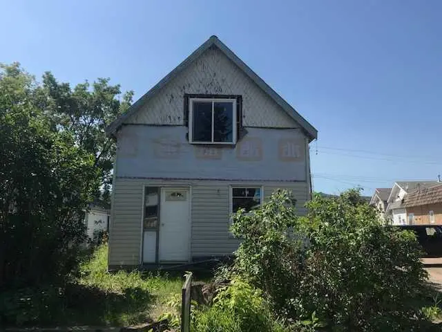 10306 101 ST, Peace River, AB T8S1K1