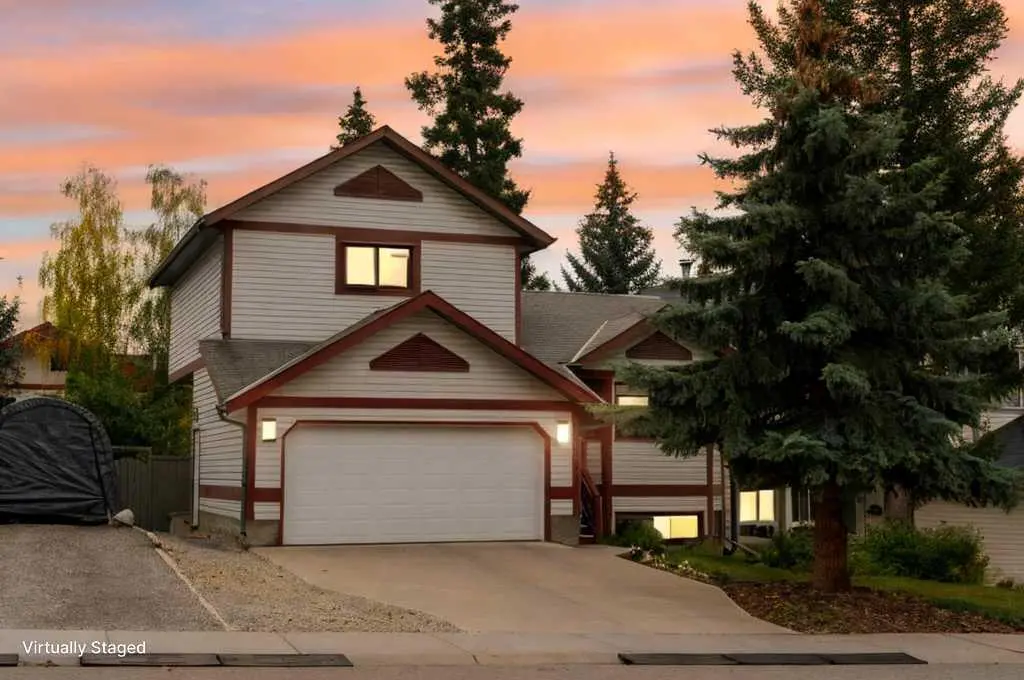 270 Lady MacDonald DR, Canmore, AB T1W1H8