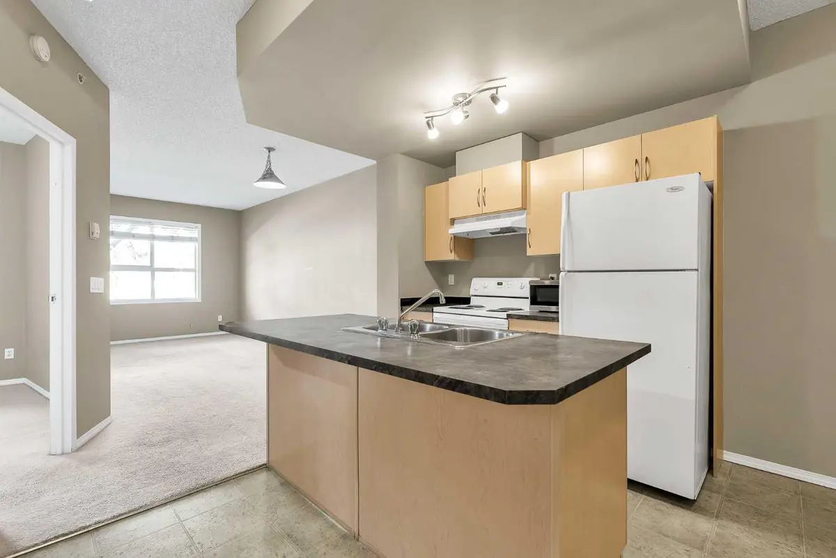 73 Erin Woods CT SE #1103, Calgary, AB T2B 3V2