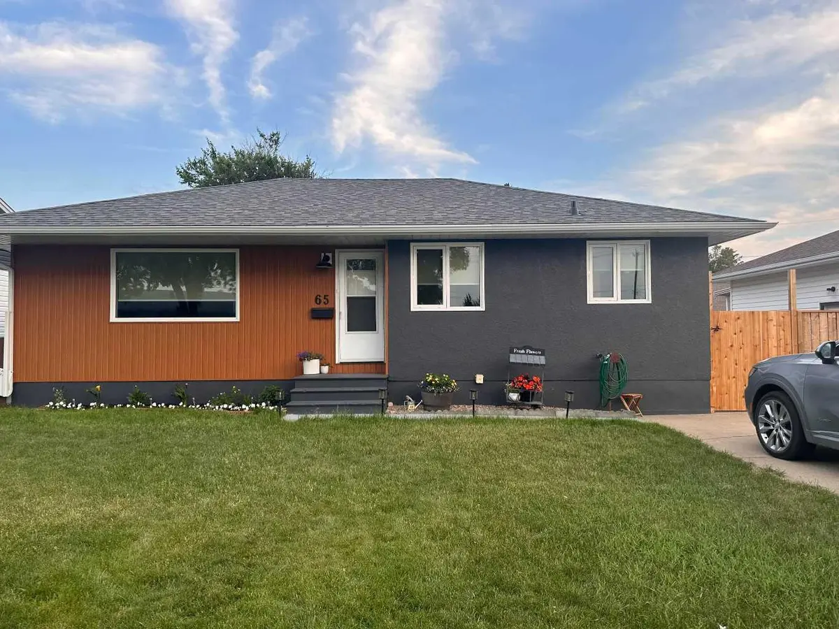 65 14 ST NW, Medicine Hat, AB T1A 6R5