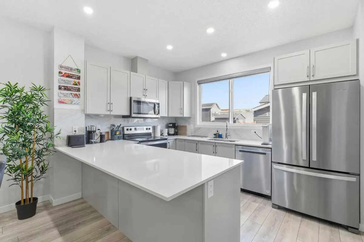 44 Amblefield AVE NW, Calgary, AB T3P2C1